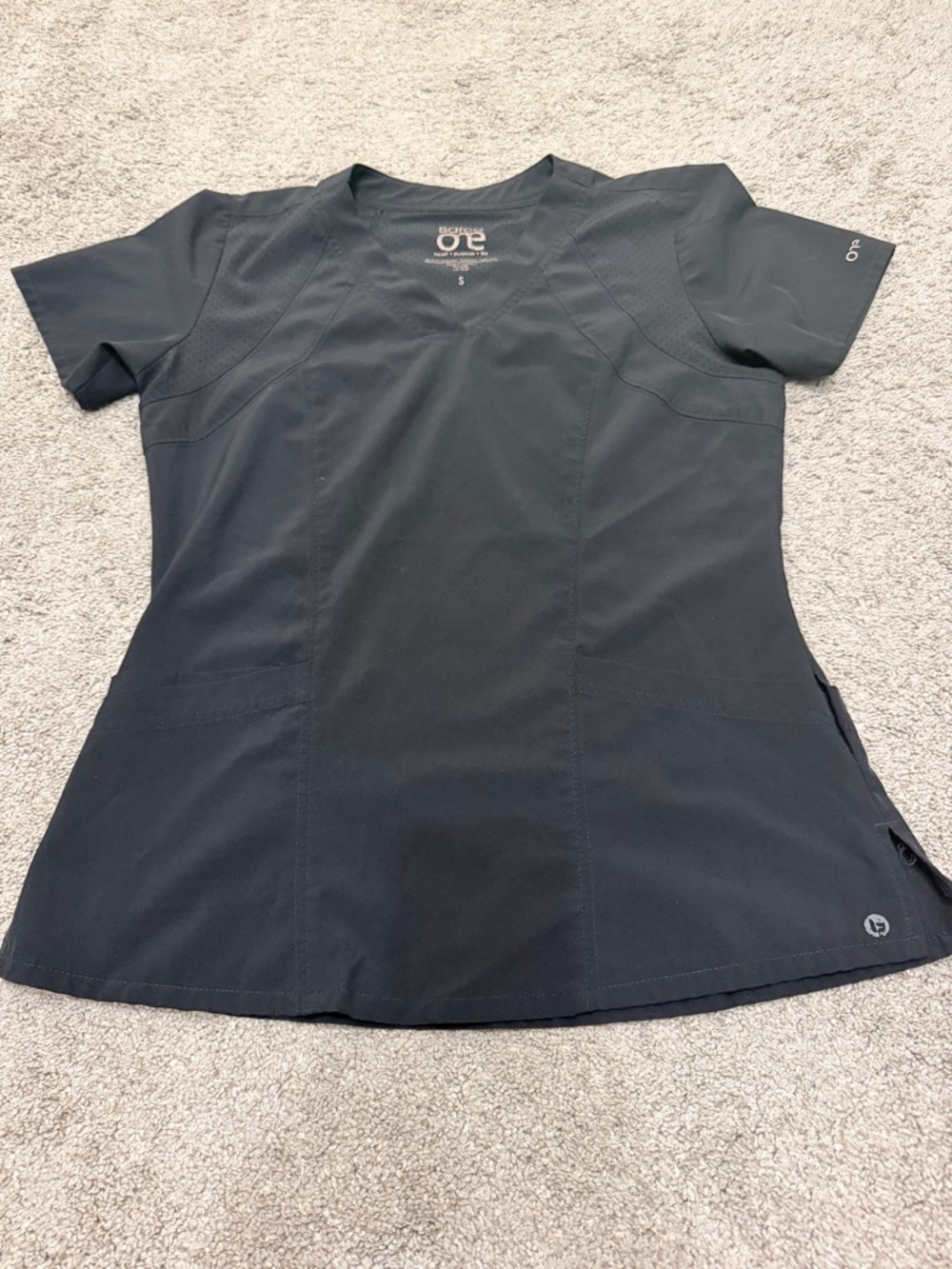 BARCO ONE Black Racer 4 Pocket Scrub Top - Picture 3 of 6